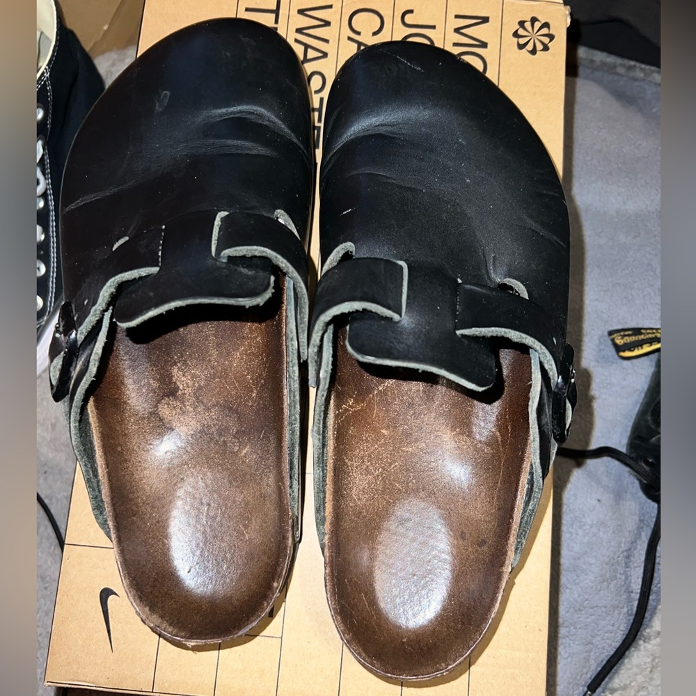 Black Birkenstock size 7